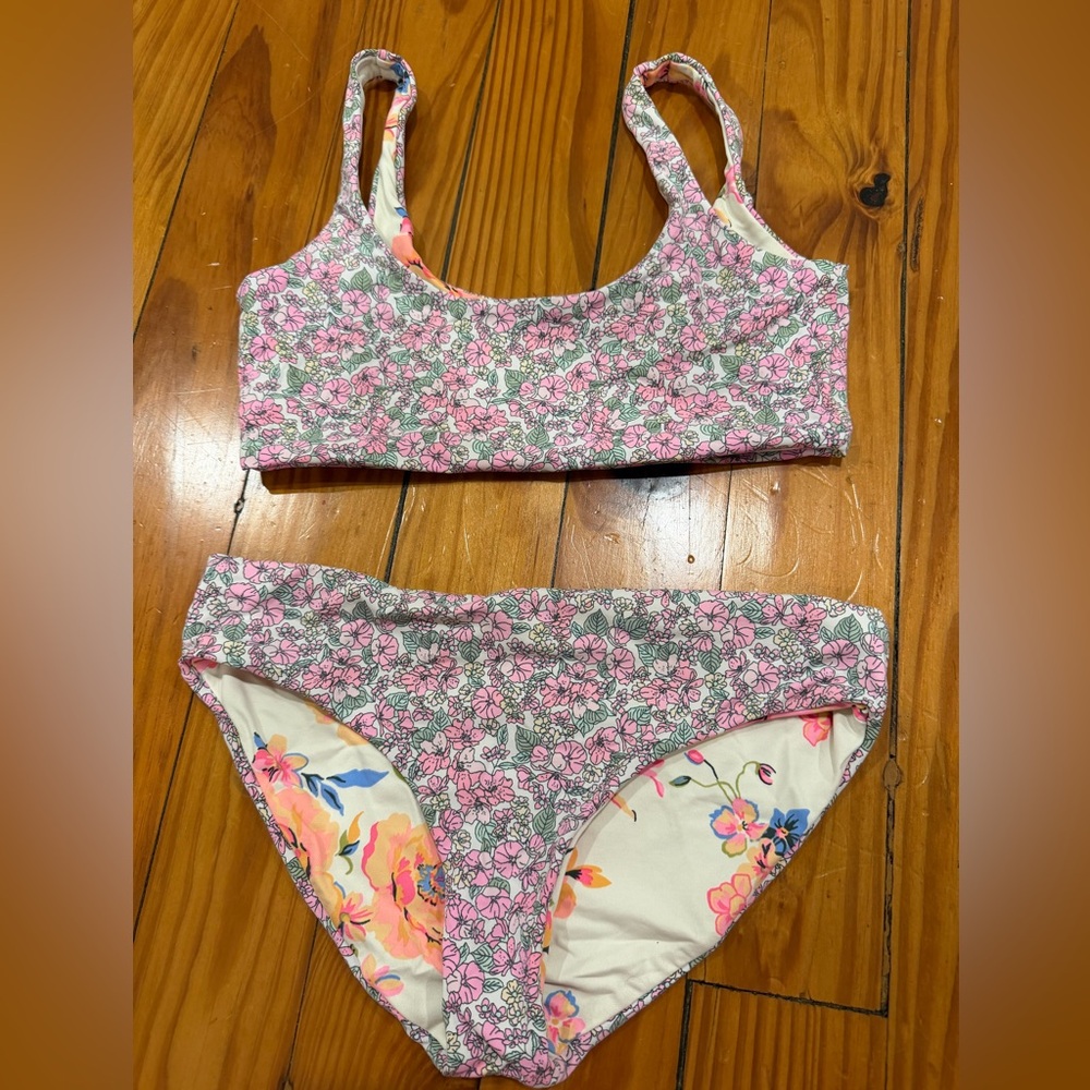 Girls Maaji size 14 bathing suit!! So cute and its reversible! Good condition